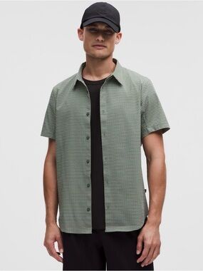 lululemon athletica Men's Airing Easy Short Sleeve Shirt